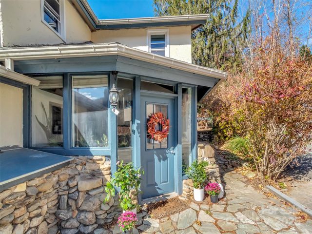 126 Arrowwood Way, Canton, NC 28716