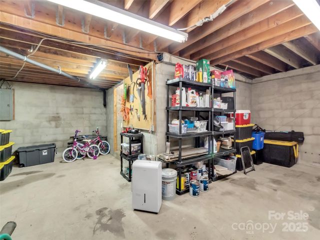 126 Arrowwood Way, Canton, NC 28716