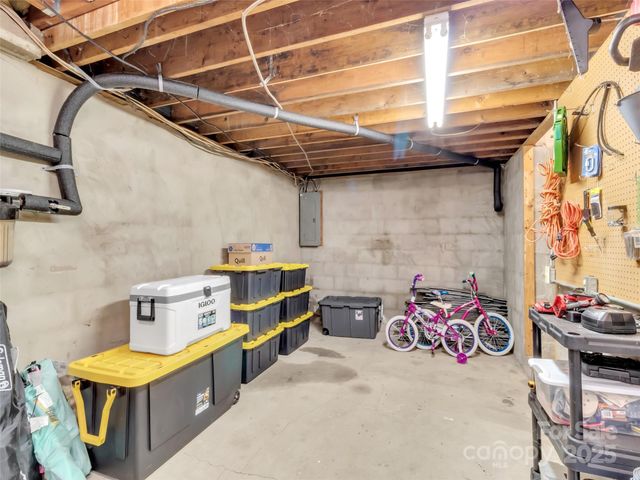 126 Arrowwood Way, Canton, NC 28716