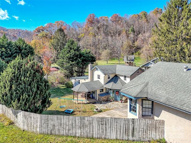 126 Arrowwood Way, Canton, NC 28716