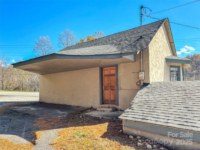 126 Arrowwood Way, Canton, NC 28716