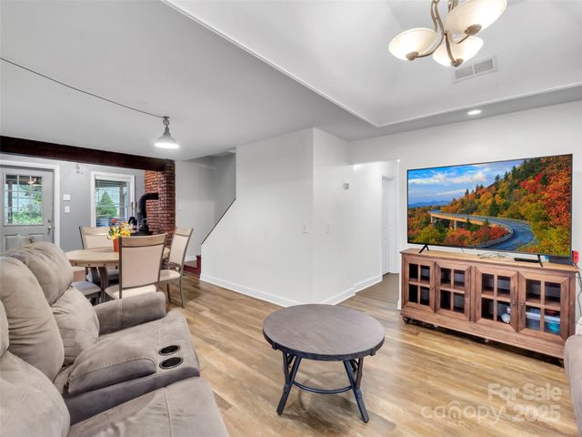 126 Arrowwood Way, Canton, NC 28716