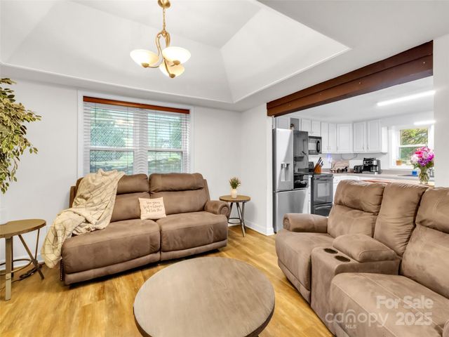 126 Arrowwood Way, Canton, NC 28716