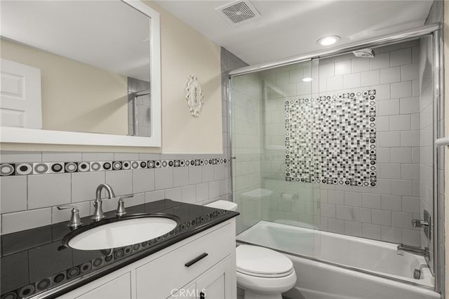 6520 E Camino, Anaheim, CA 92807