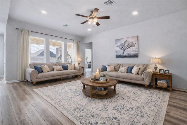 1967 Lili Cove, Bryan, TX 77807