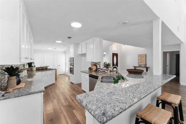 2102 Gray Falls Drive, Houston, TX 77077