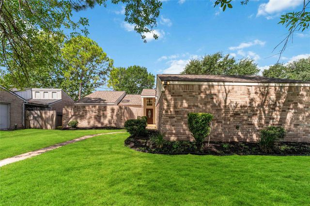 2102 Gray Falls Drive, Houston, TX 77077