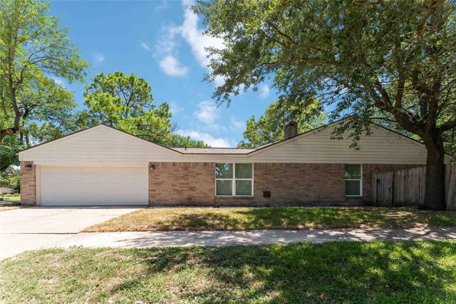 2102 Gray Falls Drive, Houston, TX 77077