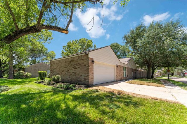 2102 Gray Falls Drive, Houston, TX 77077