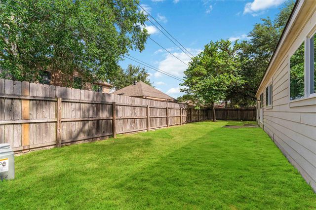 2102 Gray Falls Drive, Houston, TX 77077