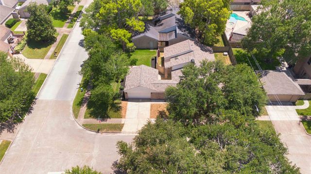 2102 Gray Falls Drive, Houston, TX 77077