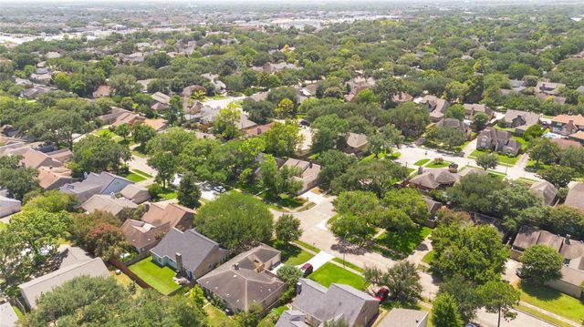 2102 Gray Falls Drive, Houston, TX 77077