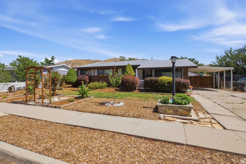 1104 N TAFFETA, Salt Lake City, UT 84116 — photo 2