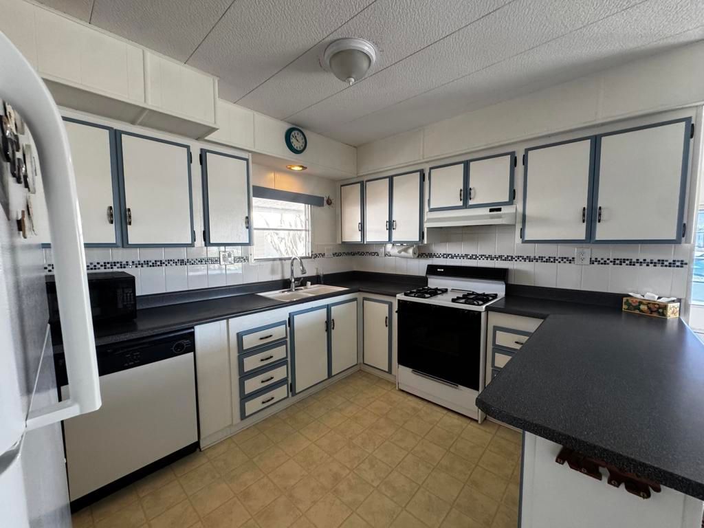 Image 5 of property listing at 32111 San Miguelito Drive, Thousand Palms, CA 92276