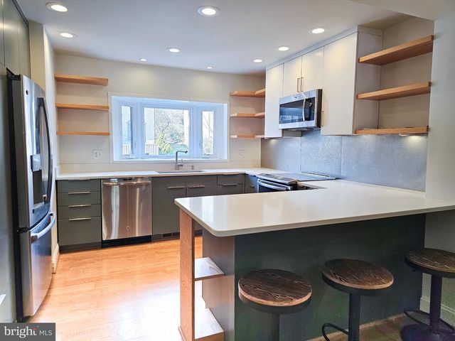 9211 THREE OAKS DR, Silver Spring, MD 20901