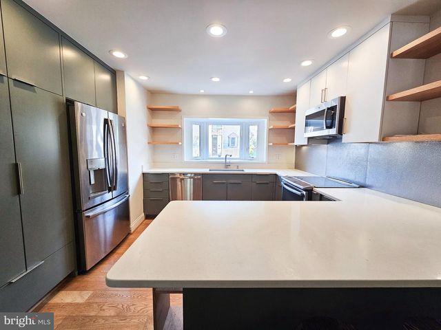 9211 THREE OAKS DR, Silver Spring, MD 20901