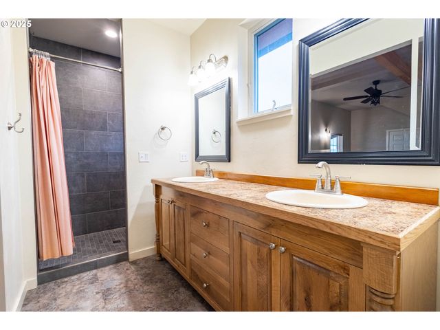 69717 ANTLES Ln, Cove, OR 97824