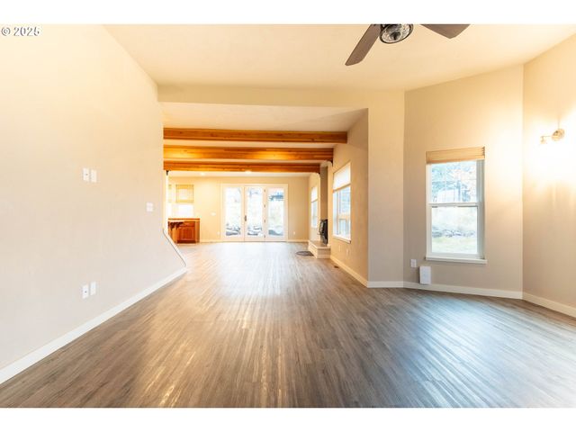 69717 ANTLES Ln, Cove, OR 97824