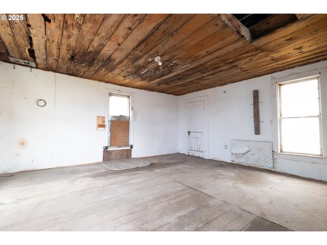 69717 ANTLES Ln, Cove, OR 97824