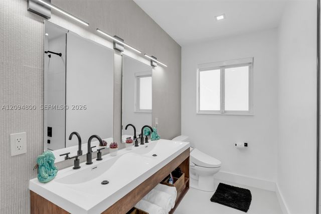 1175 NE 109th St, Miami, FL 33161