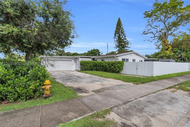 1175 NE 109th St, Miami, FL 33161