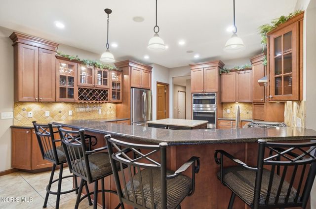 7795 Southbranch Terrace, Monclova, OH 43542