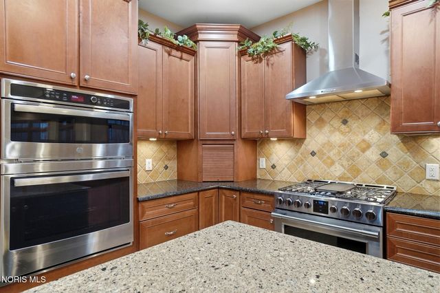 7795 Southbranch Terrace, Monclova, OH 43542