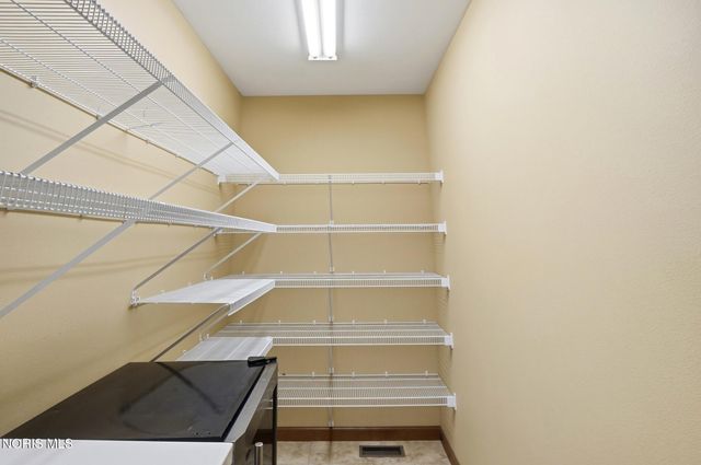 7795 Southbranch Terrace, Monclova, OH 43542