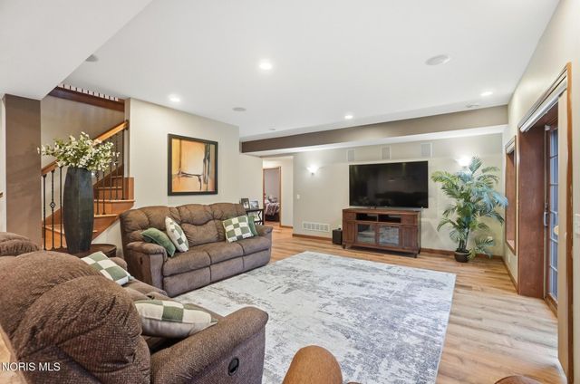 7795 Southbranch Terrace, Monclova, OH 43542