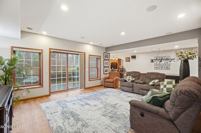 7795 Southbranch Terrace, Monclova, OH 43542