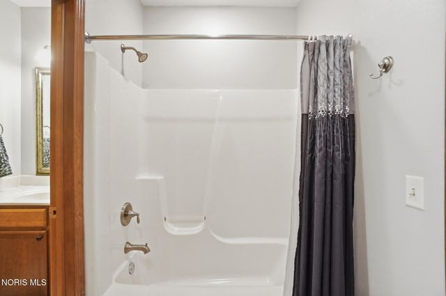 7795 Southbranch Terrace, Monclova, OH 43542