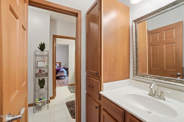 7795 Southbranch Terrace, Monclova, OH 43542