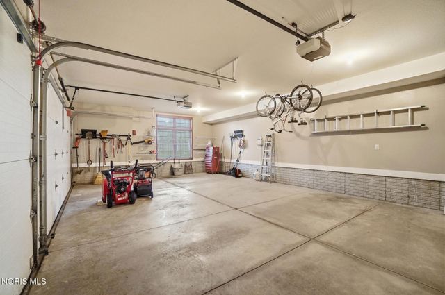 7795 Southbranch Terrace, Monclova, OH 43542