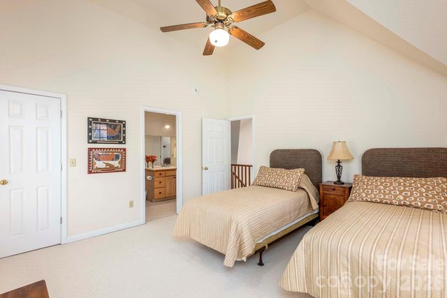 1580 Fairway Drive, Lake Toxaway, NC 28747