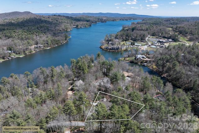1580 Fairway Drive, Lake Toxaway, NC 28747