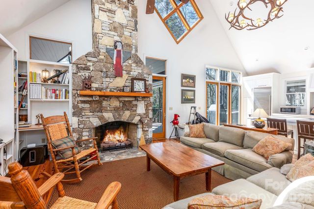 1580 Fairway Drive, Lake Toxaway, NC 28747