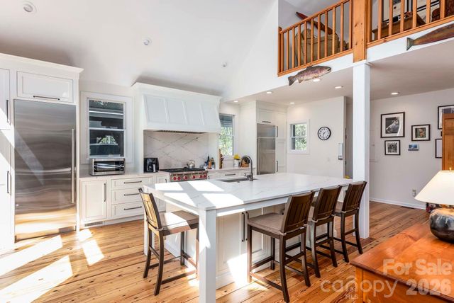 1580 Fairway Drive, Lake Toxaway, NC 28747
