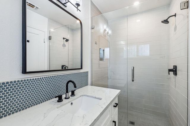 4341 W Dakota Avenue, Fresno, CA 93722