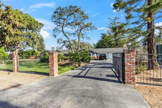 4341 W Dakota Avenue, Fresno, CA 93722