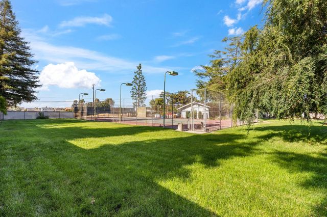 4341 W Dakota Avenue, Fresno, CA 93722