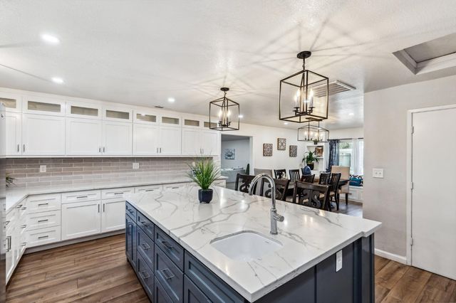 4341 W Dakota Avenue, Fresno, CA 93722