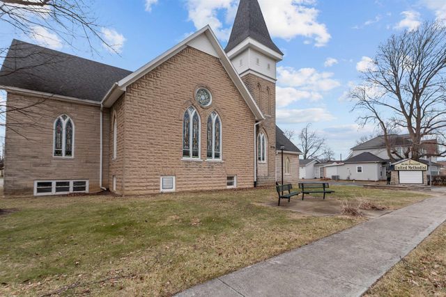 1007 S Michigan Street, Burlington, IN 46915