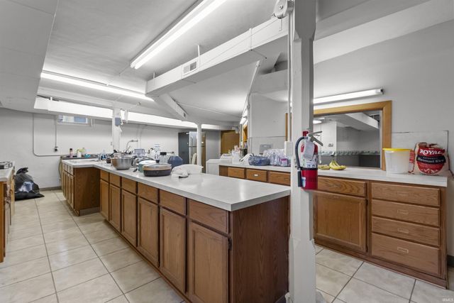 1007 S Michigan Street, Burlington, IN 46915