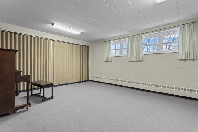 1007 S Michigan Street, Burlington, IN 46915