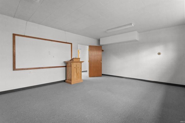 1007 S Michigan Street, Burlington, IN 46915