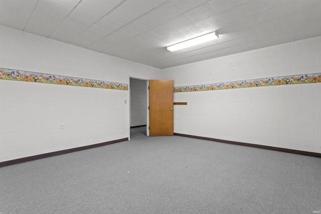 1007 S Michigan Street, Burlington, IN 46915