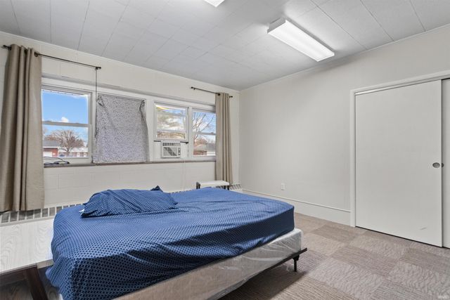 1007 S Michigan Street, Burlington, IN 46915