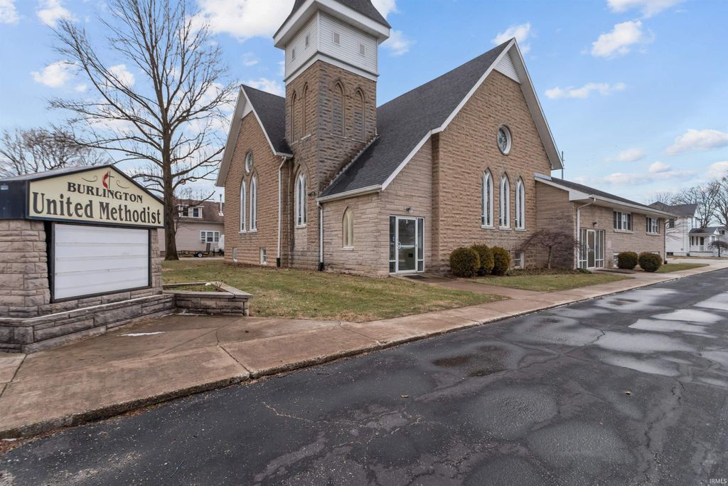 1007 S Michigan Street, Burlington, IN 46915