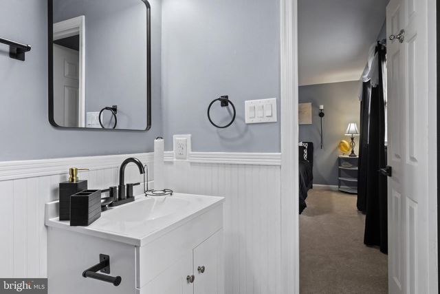 16048 FAIRWAY DR, Dumfries, VA 22025