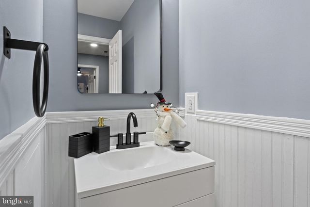 16048 FAIRWAY DR, Dumfries, VA 22025